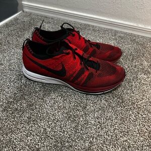 Nike fly knit trainer
